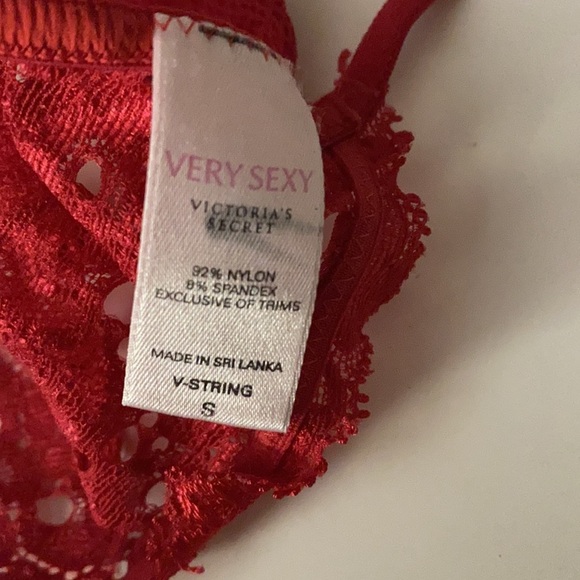 Very sexy Victoria’s Secret panty size: S - Picture 5 of 7